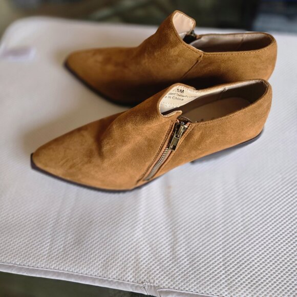 Penny Loves Kenny 7.5 caramel suede bootie , very western vibe - Picture 2 of 4